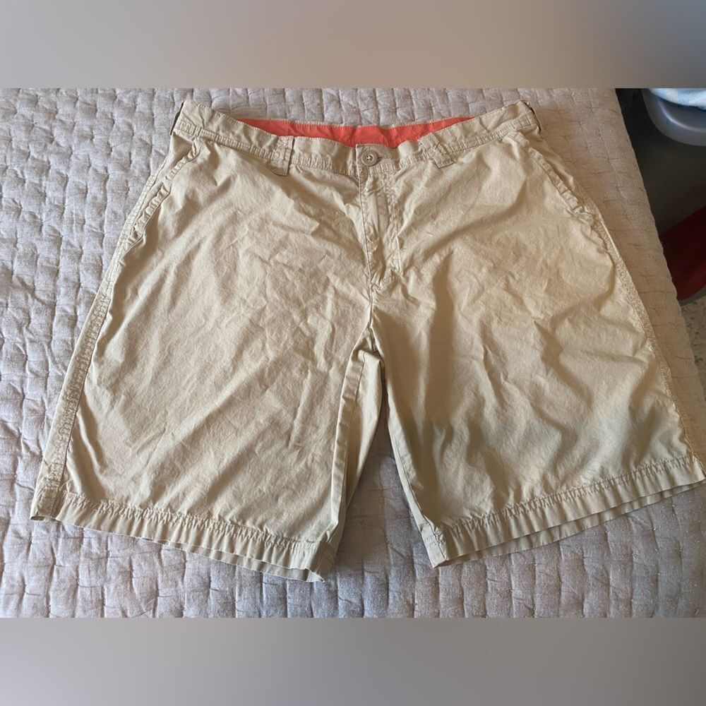 Men’s Columbia Washed Out Shorts - Size 36x10 - 1491953